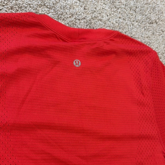 7. NWT- Lululemon Swiftly High-Low Cropped Short-Sleeve Shirt - Picture 7 of 7